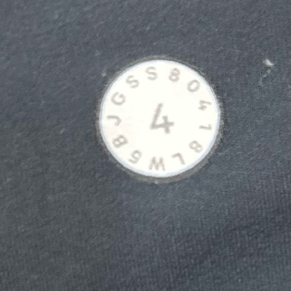 Lululemon Fast & Free Leggings with Pockets EUC Size 4 - Picture 4 of 4